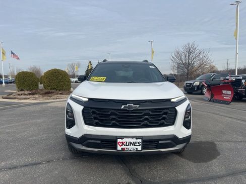 New 2026 Chevrolet Equinox LT w/ Convenience Package II image 2