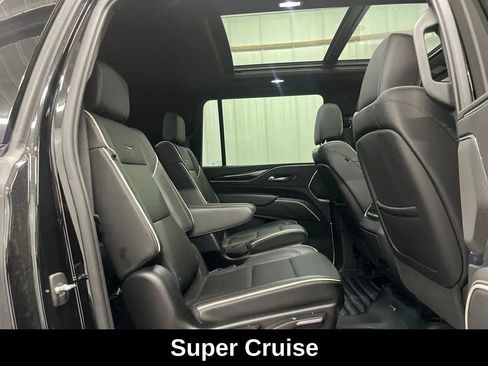 Used 2022 Cadillac Escalade ESV Sport AWD/4WD image 16
