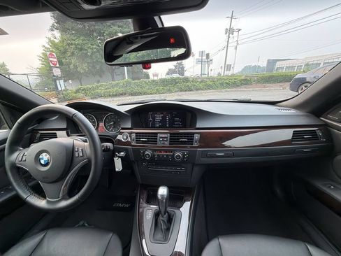 Used 2011 BMW 335i Convertible RWD image 18