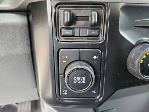 New 2026 Ford F250 XLT w/ XLT Premium Package AWD/4WD image 18