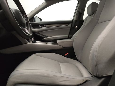 Used 2018 Honda Accord LX image 17