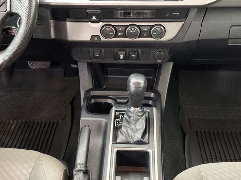 Used 2021 Toyota Tacoma SR5 RWD image 17