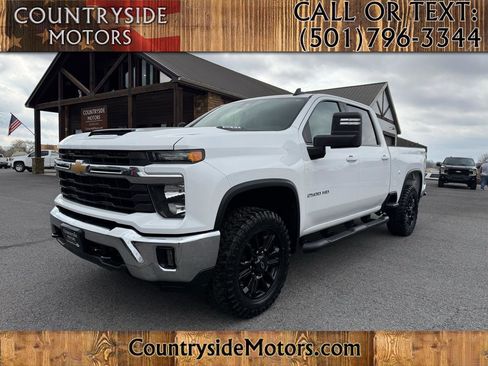 Used 2024 Chevrolet Silverado 2500 LT w/ Convenience Package image 1