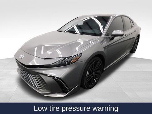 Used 2025 Toyota Camry XSE image 4