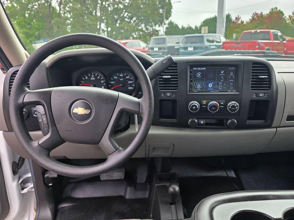 Used 2009 Chevrolet Silverado 1500 W/T AWD/4WD image 11