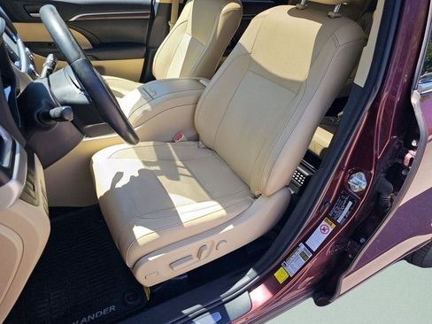 Used 2015 Toyota Highlander Limited AWD/4WD image 6