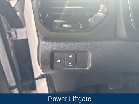 Used 2023 Honda Pilot TrailSport image 13