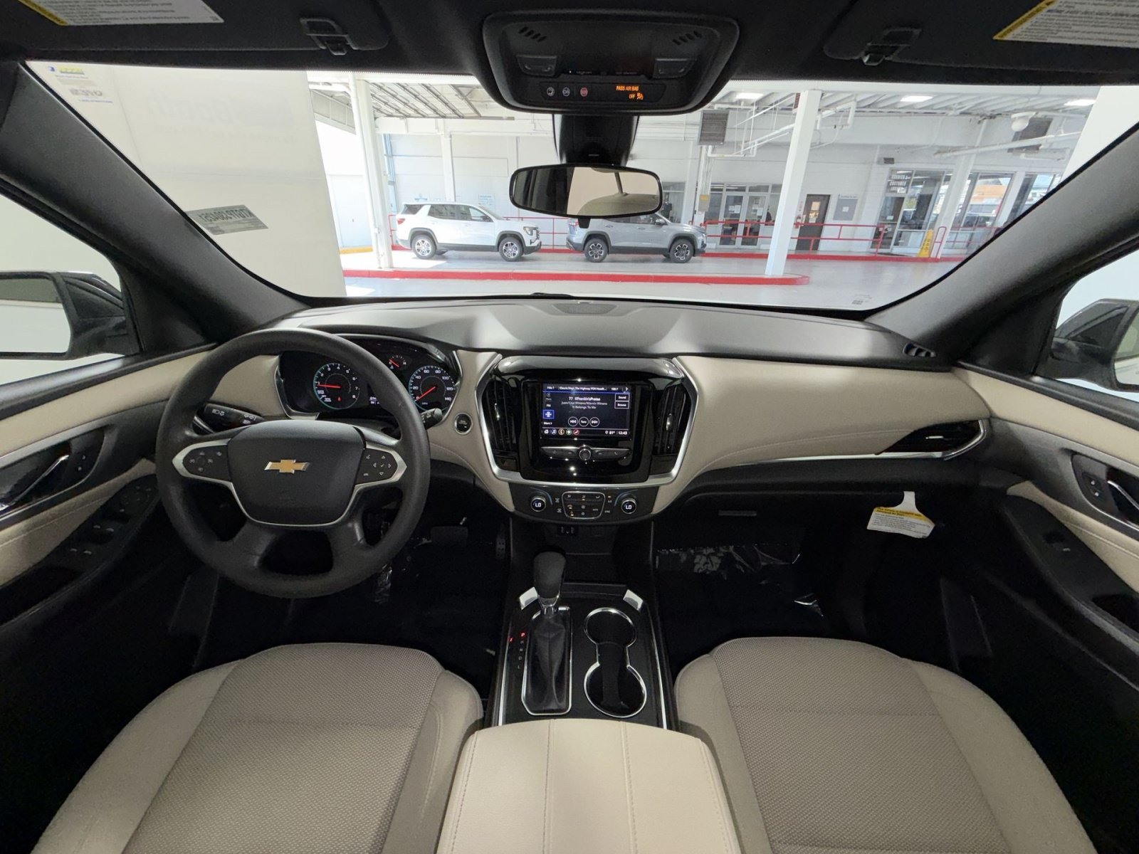 Used 2023 Chevrolet Traverse LS FWD image 17