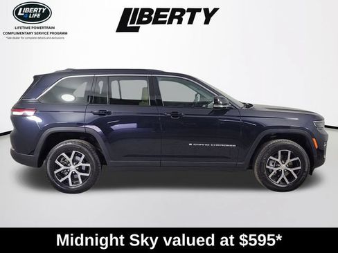 Used 2024 Jeep Grand Cherokee Limited AWD/4WD image 2