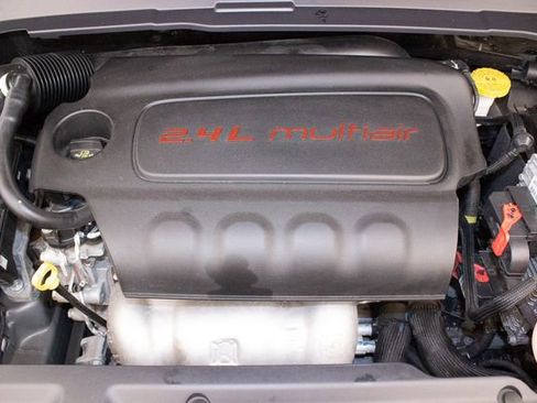 Used 2022 Jeep Compass Latitude image 3