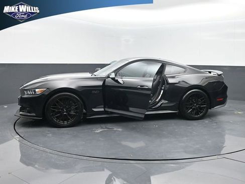 Used 2017 Ford Mustang GT Premium RWD image 28