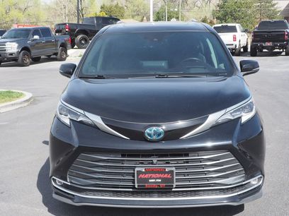Used 2023 Toyota Sienna Platinum