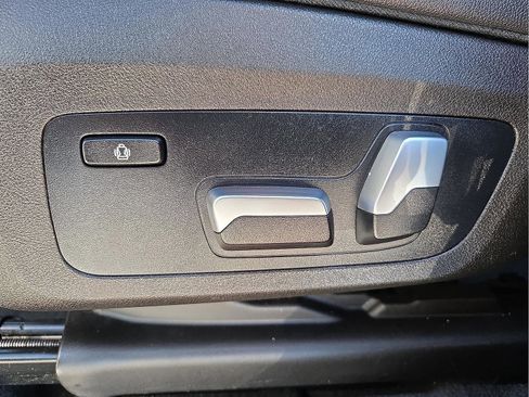 Used 2019 BMW X3 xDrive30i w/ Driving Assistance Package image 15