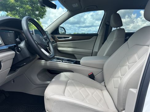 Used 2026 Volkswagen Atlas SE FWD image 24