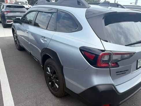 Used 2025 Subaru Outback Onyx Edition w/ Tech Package 3 AWD/4WD image 3