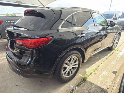 Used 2017 INFINITI QX70 2WD image 2