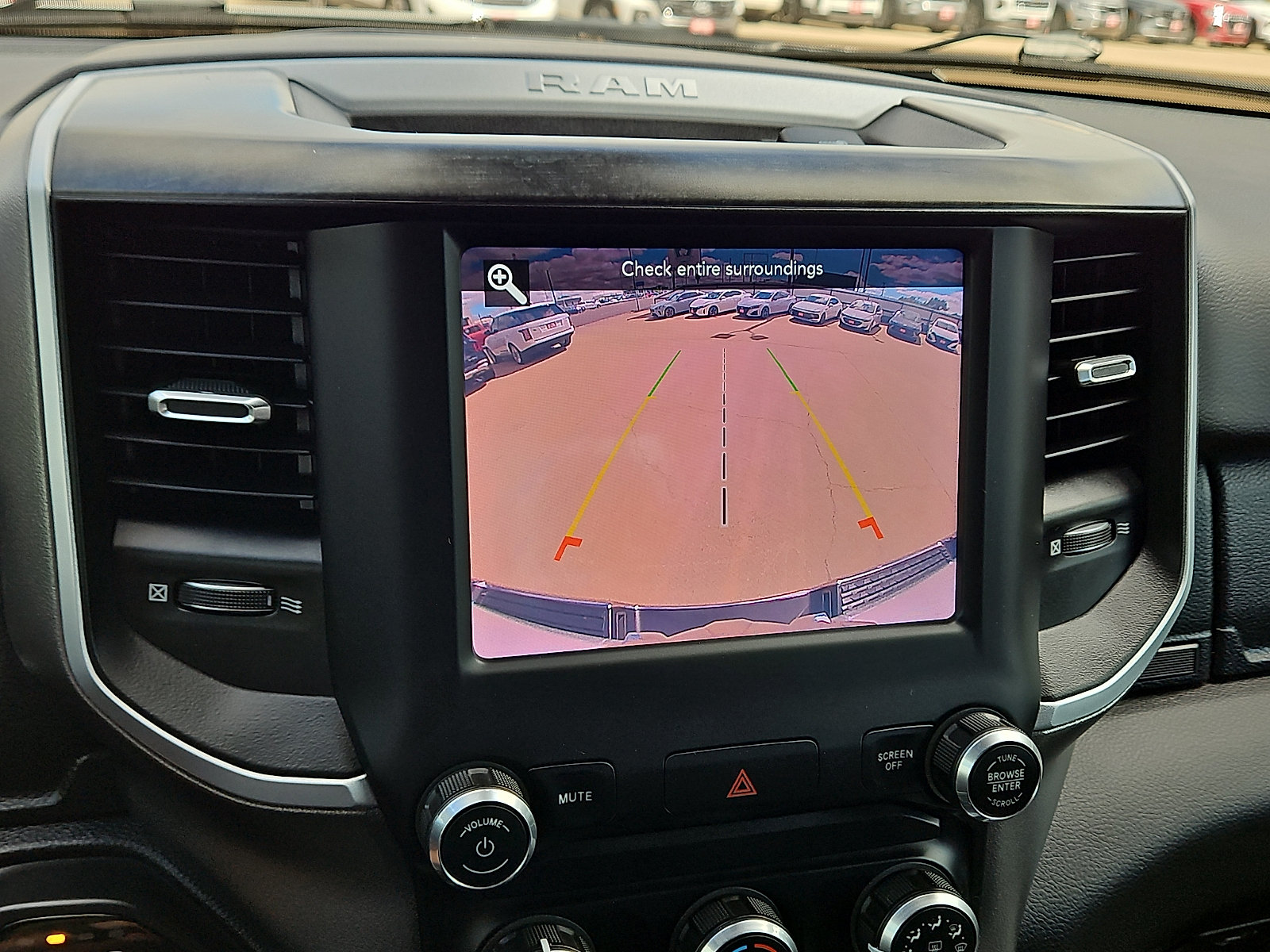 Used 2019 RAM 1500 Big Horn AWD/4WD image 14