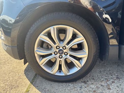 Used 2019 Ford Edge Titanium w/ Equipment Group 301A image 34