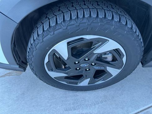 Used 2024 Subaru Crosstrek 2.5i Limited w/ Crosstrek Mirror Package image 5