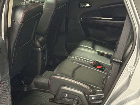 Used 2015 Dodge Journey R/T w/ Flexible Seating Group image 9