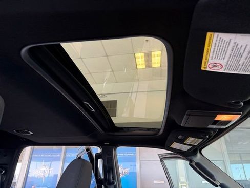 Used 2016 Ford Expedition XLT image 27