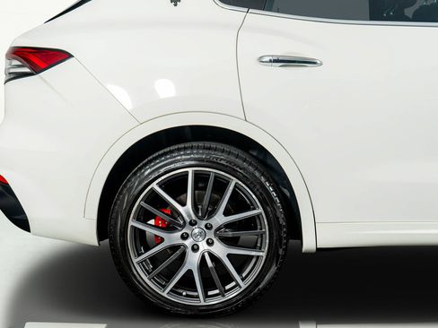 Used 2022 Maserati Levante Modena image 35