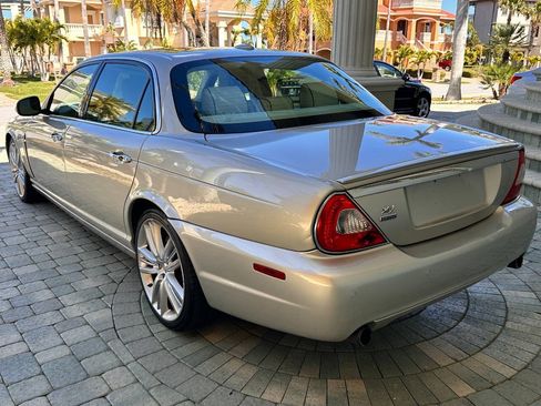 Used 2009 Jaguar XJ Vanden Plas Super V8 Portfolio RWD image 27