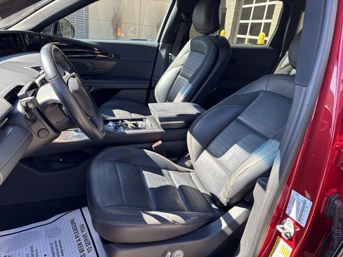 Used 2024 Lincoln Nautilus Reserve w/ Equipment Group 202A image 16