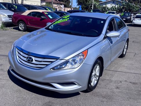 Used 2012 Hyundai Sonata GLS w/ Popular Equipment Pkg FWD image 2