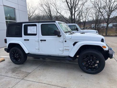 Used 2023 Jeep Wrangler Unlimited Sahara w/ Cold Weather Group AWD/4WD image 3