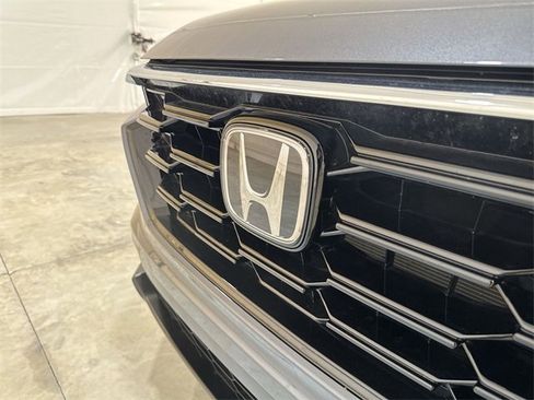 Used 2025 Honda CR-V EX-L image 32