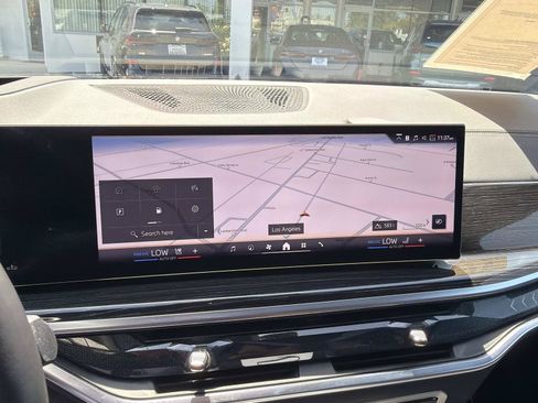 Certified 2026 BMW X7 xDrive40i w/ M Sport Package AWD/4WD image 23