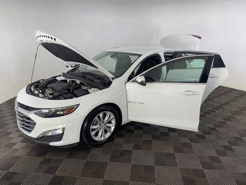 Used 2022 Chevrolet Malibu LT FWD image 12