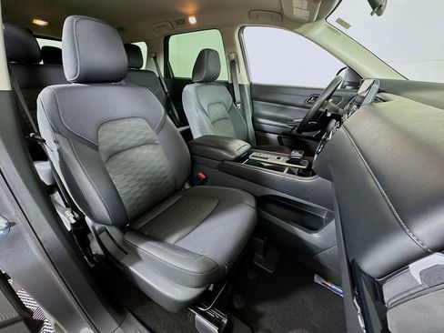 Used 2024 Nissan Pathfinder SV FWD image 28