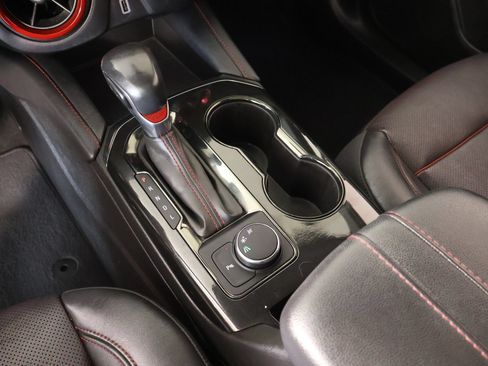 Used 2019 Chevrolet Blazer RS w/ Sun and Wheels Package FWD image 8
