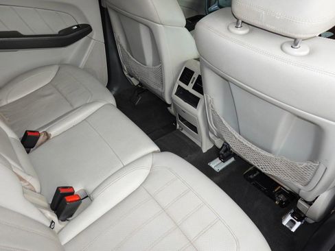 Used 2015 Mercedes-Benz GL 450 4MATIC 4dr GL 450 image 26