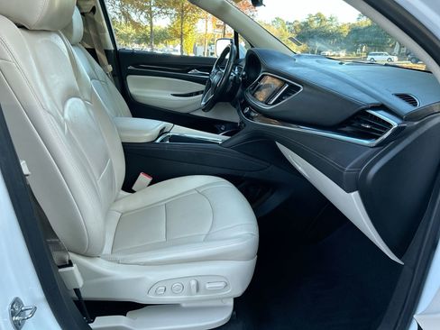 Used 2022 Buick Enclave Premium w/ Experience Buick Package image 22