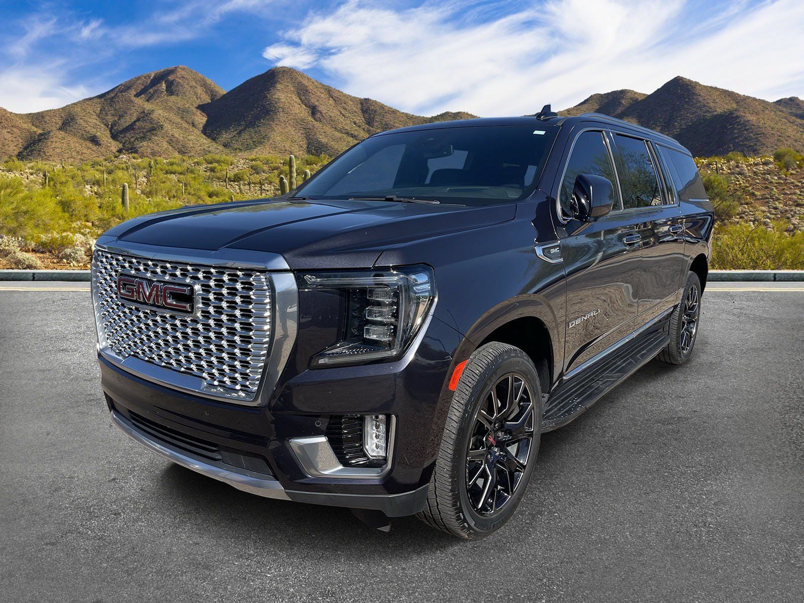 Used 2023 GMC Yukon XL Denali AWD/4WD image 13