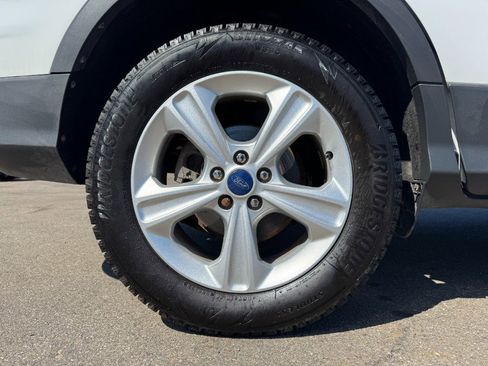 Used 2015 Ford Escape SE image 13