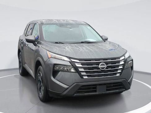 Used 2024 Nissan Rogue SV image 1
