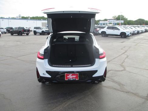 Used 2023 BMW X4 xDrive30i w/ M Sport Package AWD/4WD image 8