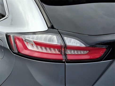 Certified 2022 Ford Edge SEL w/ Convenience Package image 10