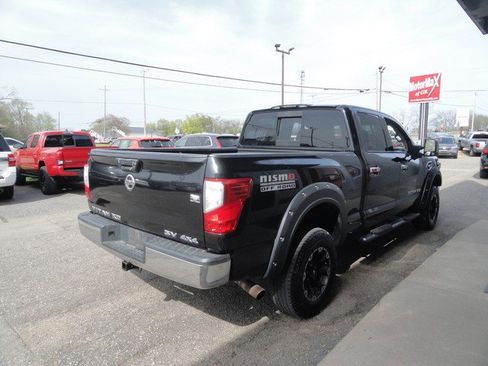 Used 2016 Nissan Titan XD image 4