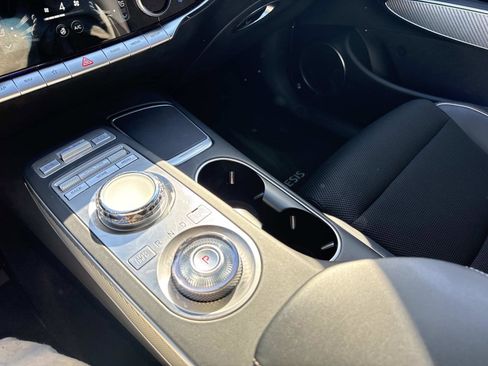 Used 2024 Genesis GV70 3.5T Sport image 28