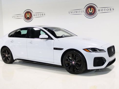 Used 2021 Jaguar XF R-Dynamic SE image 6