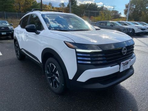 New 2026 Nissan Kicks SV w/ SV Premium Package image 2