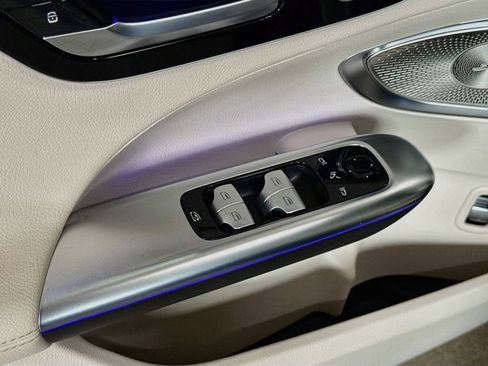 Certified 2025 Mercedes-Benz C 300 4MATIC Sedan image 20