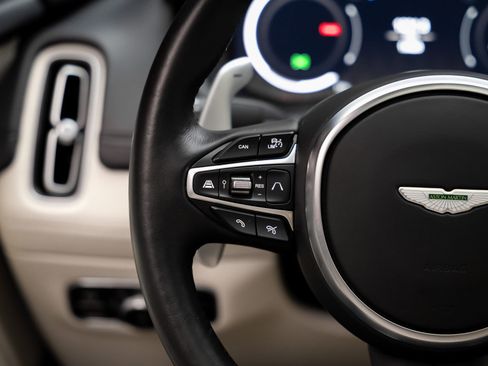 Used 2023 Aston Martin DBX AWD/4WD image 43