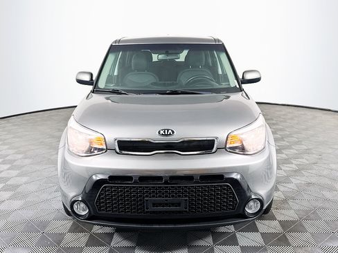 Used 2016 Kia Soul + image 2