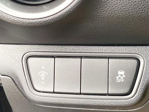 Used 2022 Kia Forte LXS image 18